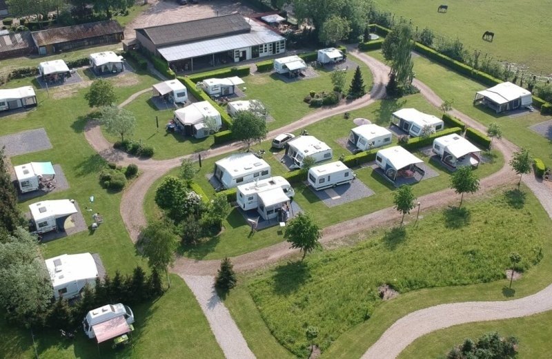 Schönes Camping außerhalb des Sommers